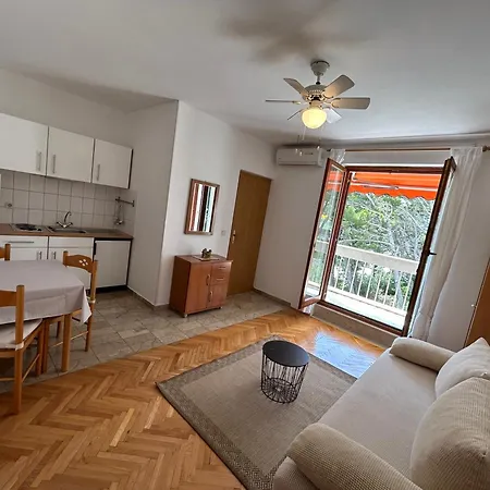 5 * Baška Voda