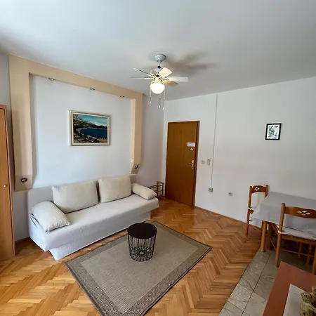 5 * Baška Voda
